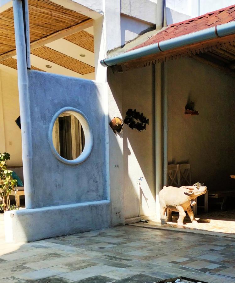 The 5 Brothers Hotel Gili Trawangan Exterior photo