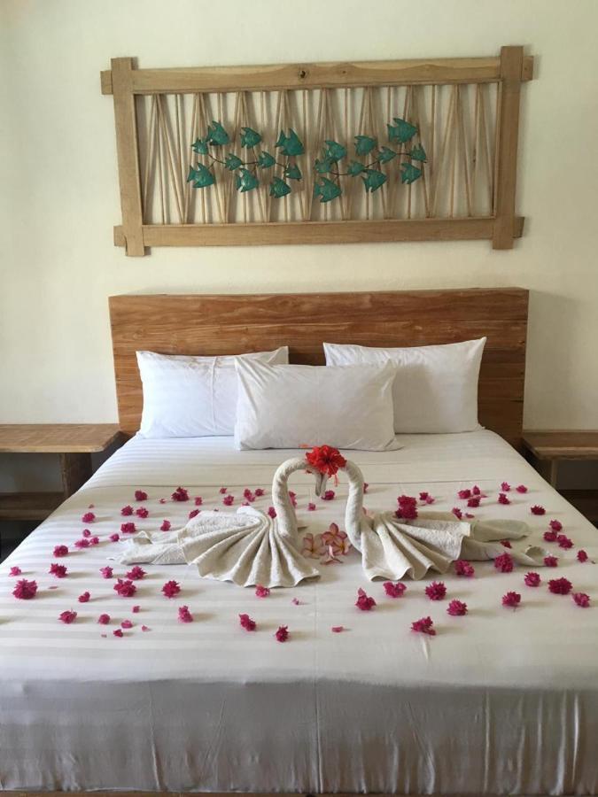The 5 Brothers Hotel Gili Trawangan Exterior photo